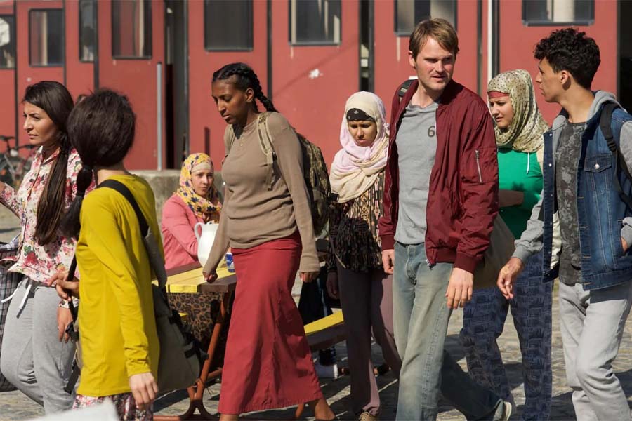 TATORT - Am Ende geht man nackt - Fabian Hinrichs, Mohamed Issa